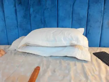 MIRANDACUTE  live sex cam