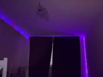 OlyaPuzz  live sex cam