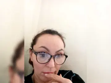 TessBertie  live sex cam