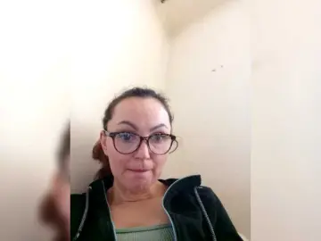 TessBertie  live sex cam