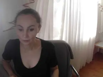 TessBertie  live sex cam