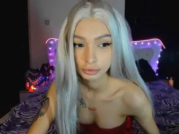 Yanissa100  live sex cam