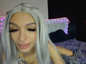 Yanissa100  live sex cam