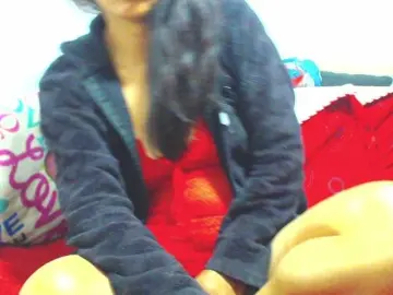 HOTTTSKIN  live sex cam