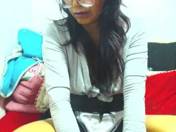 HOTTTSKIN  live sex cam