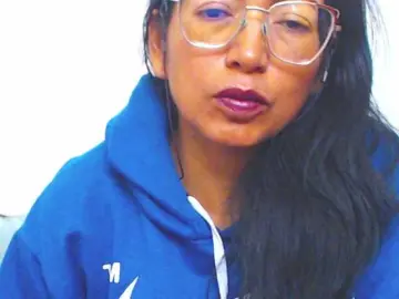 HOTTTSKIN  live sex cam