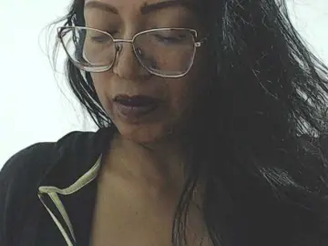 HOTTTSKIN  live sex cam