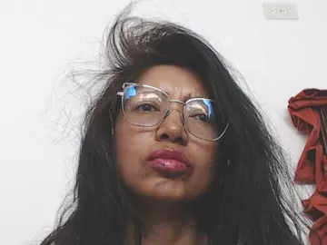 HOTTTSKIN  live sex cam