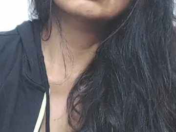 HOTTTSKIN  live sex cam