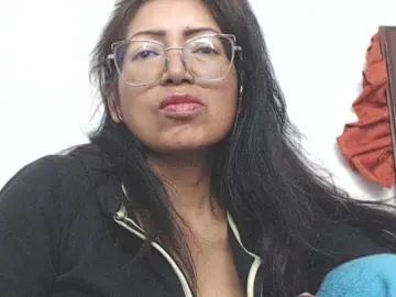 HOTTTSKIN  live sex cam