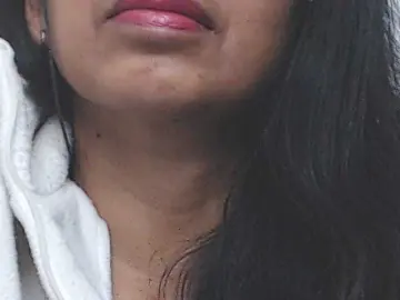 HOTTTSKIN  live sex cam
