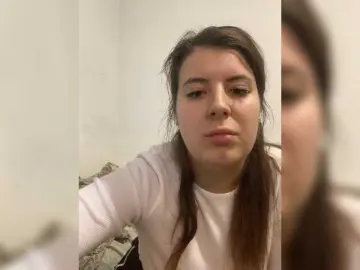 MiraCastellon  live sex cam