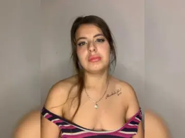 MiraCastellon  live sex cam