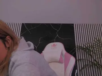 Celineivory  live sex cam