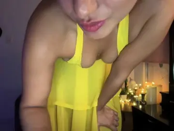 Redgirlpum  live sex cam