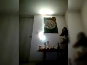 Redgirlpum  live sex cam