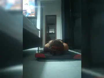 Redgirlpum  live sex cam