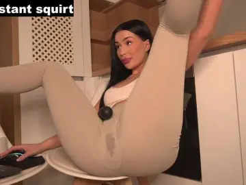 LetiSquirt  live sex cam