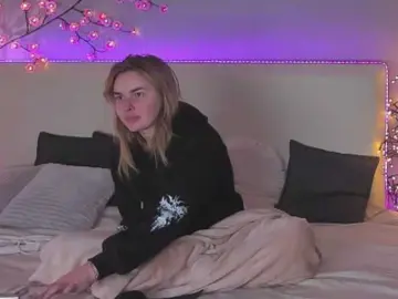 LunaHeadly  live sex cam