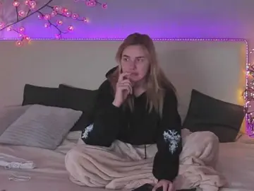 LunaHeadly  live sex cam