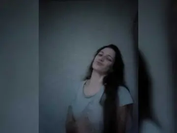 Zaychik262  live sex cam