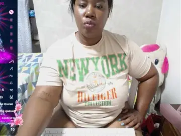 Thickebonymilf  live sex cam