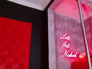 CrystalBrooke3x  live sex cam