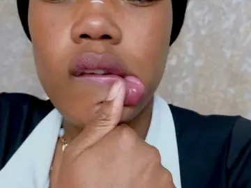 CrystalBrooke3x  live sex cam