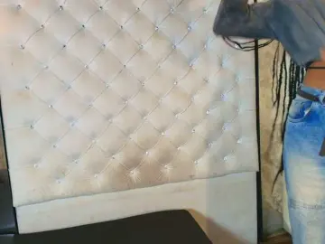 CrystalBrooke3x  live sex cam