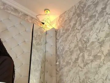 CrystalBrooke3x  live sex cam