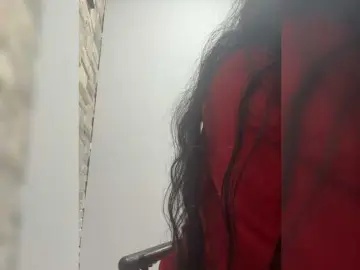 EllaThorne  live sex cam