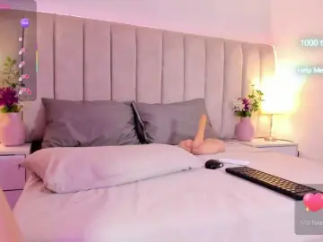 EllaThorne  live sex cam