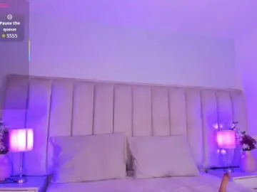 EllaThorne  live sex cam