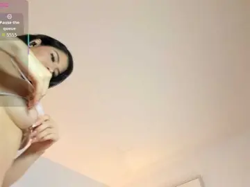EllaThorne  live sex cam