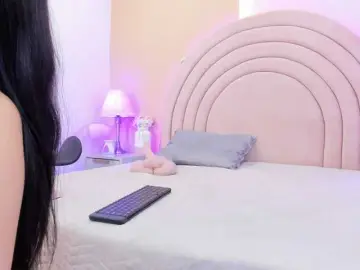 EllaThorne  live sex cam