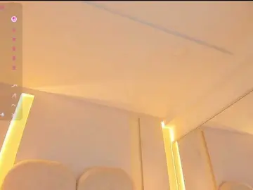 EllaThorne  live sex cam