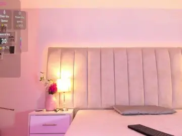 EllaThorne  live sex cam