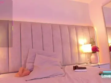 EllaThorne  live sex cam