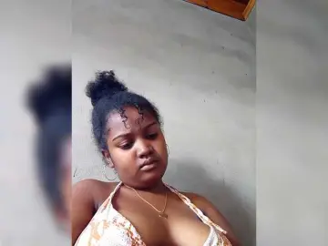 Ezrahsexy  live sex cam