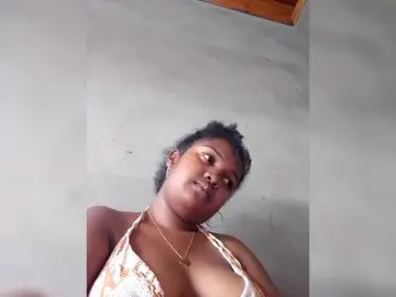 Ezrahsexy  live sex cam