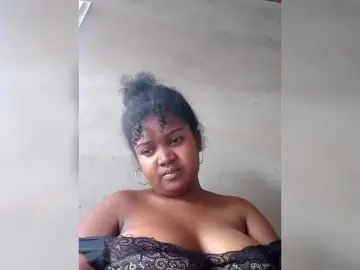 Ezrahsexy  live sex cam