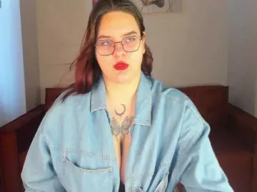 Kity-Mooree  live sex cam