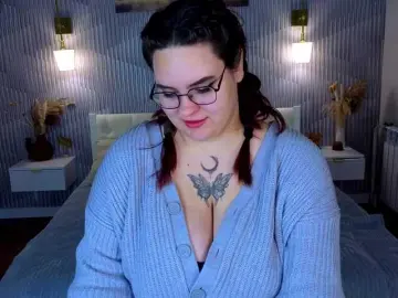 Kity-Mooree  live sex cam