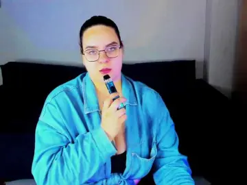 Kity-Mooree  live sex cam