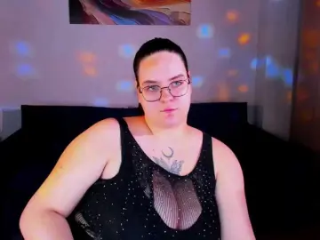 Kity-Mooree  live sex cam