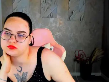 Kity-Mooree  live sex cam