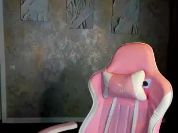 Kity-Mooree  live sex cam