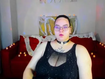 Kity-Mooree  live sex cam