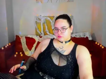 Kity-Mooree  live sex cam