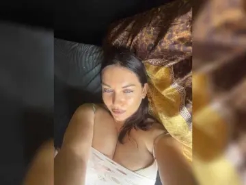 Vishenkakiss  live sex cam